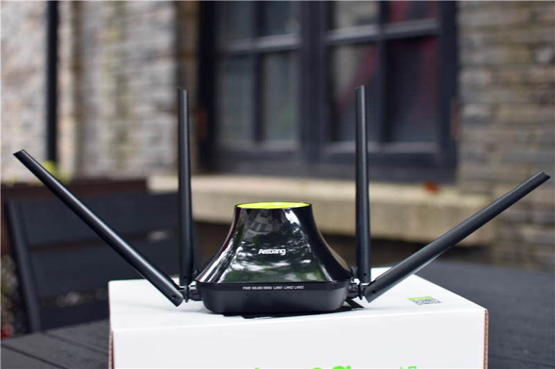 “四角小怪兽”蚂蚁帮A3C智能家用无线路由器测评