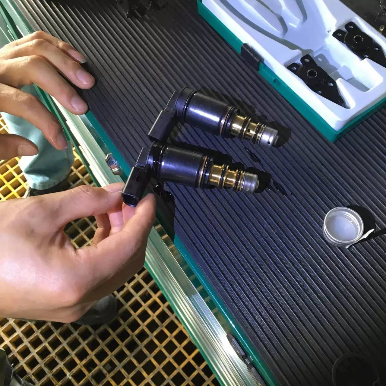 汽车空调出问题维修过程起纠纷,汽车空调出问题了可以走保险么