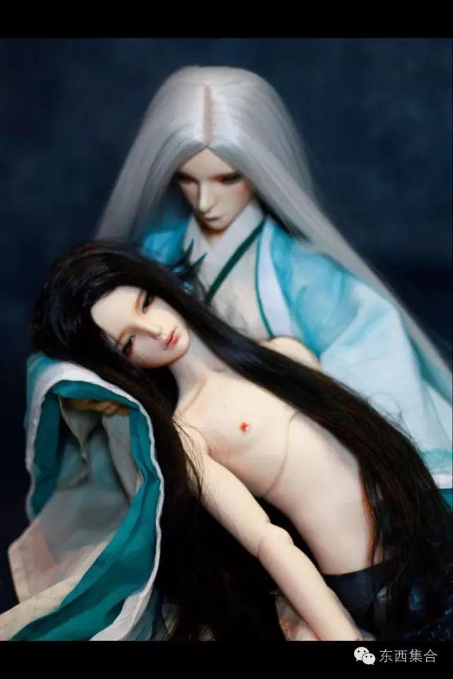 她是资深娃娘，也是暴雪爸爸的死忠粉