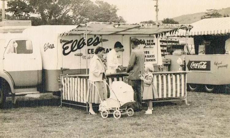 这些童年的冰棍你吃过几种,和路雪红糖冰粉口味冰棍