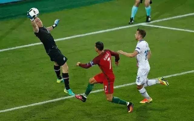 世界杯c罗对冰岛,c罗绝杀冰岛葡萄牙