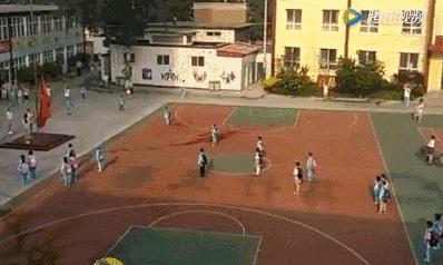 男子辱国旗被判刑三年,男子辱国旗被拘留