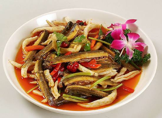 泥鳅对虾养殖,泥鳅套养南美白对虾