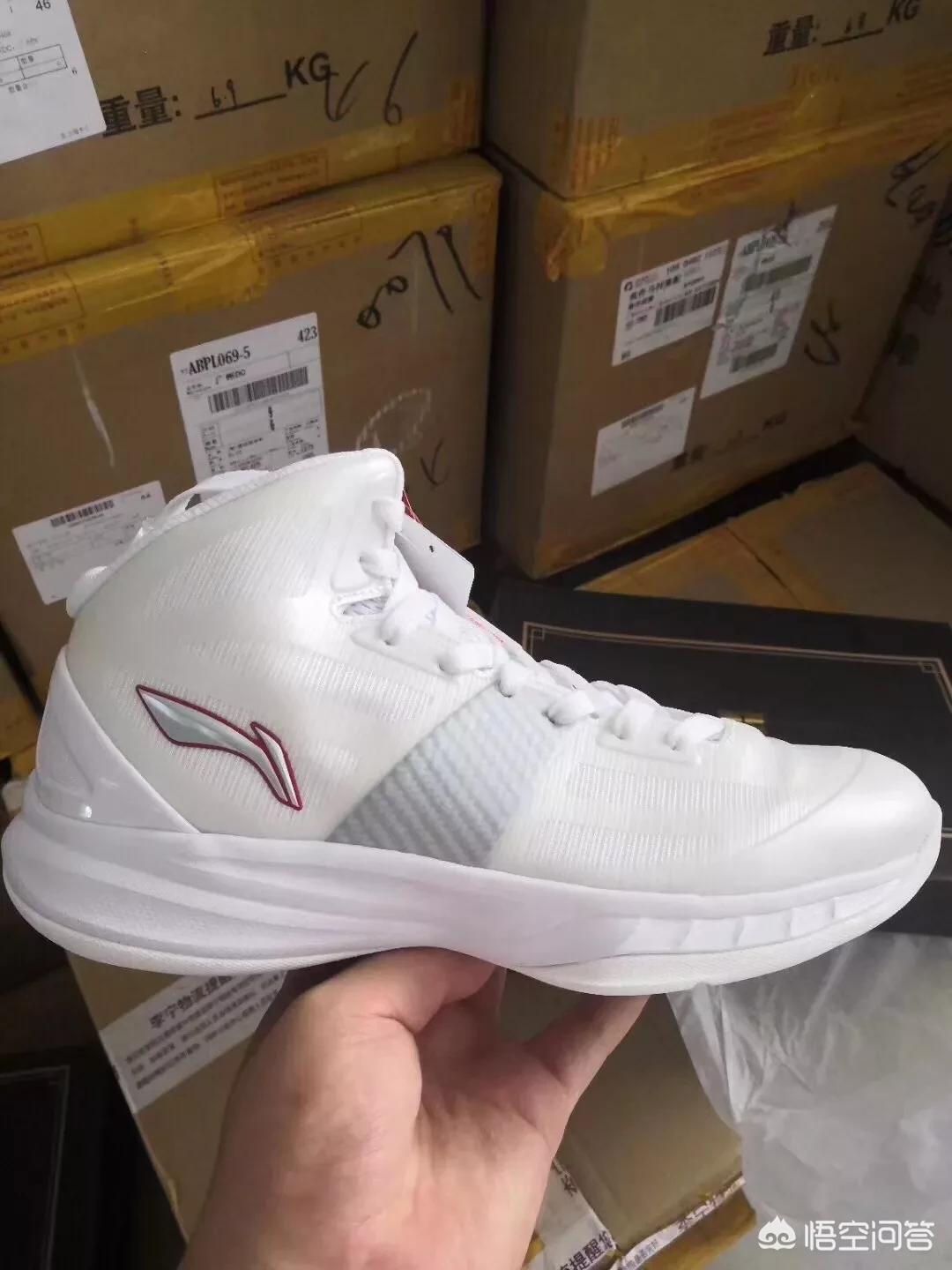 既好看又好用的球鞋推荐,既便宜又好用的球鞋推荐