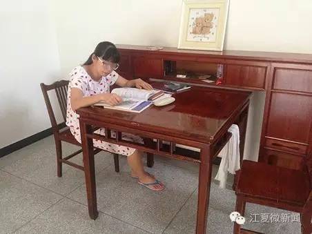 男子醒来躺在酒店,男子醉酒从酒店醒来逃跑