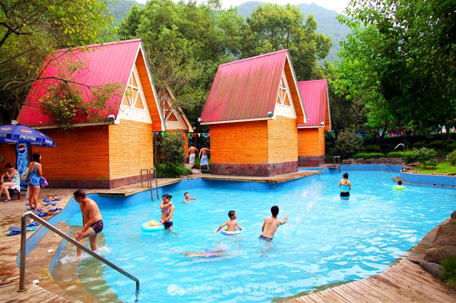 统景温泉附近风景,统景温泉室内温泉