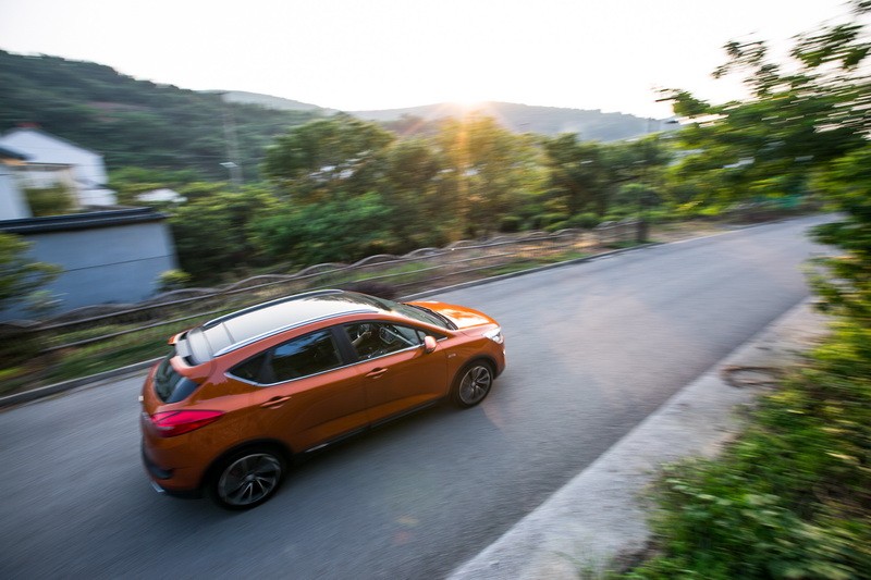 试驾19款吉利帝豪gs1.4t,帝豪gs2016款优雅版1.3t自动臻尚型