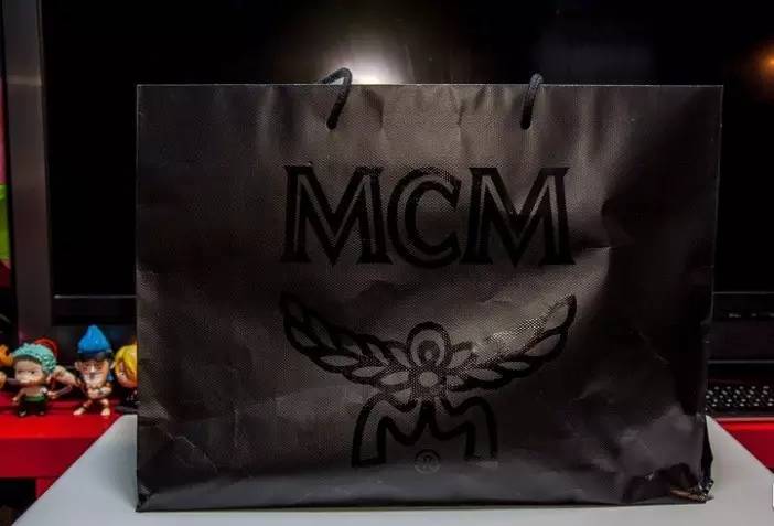 新款mcm双肩包樱花粉,剁手党好物分享