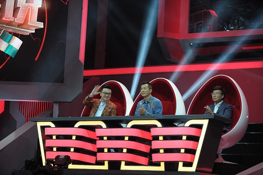 世界杯足球燃爆全场,足球世界杯开幕式超燃