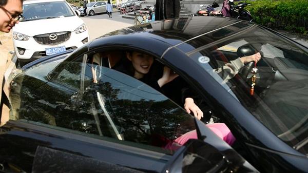 揭秘！美女直播年薪百万的真相~竟然是这样...