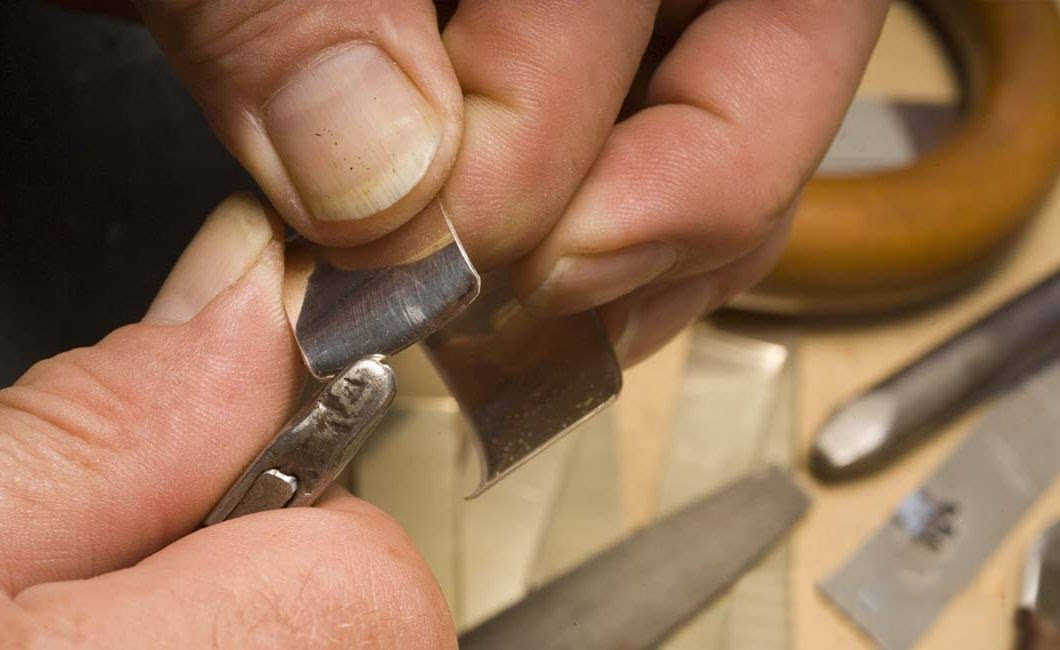雨伞英伦范儿的绅士标配,英国老绅士雨伞