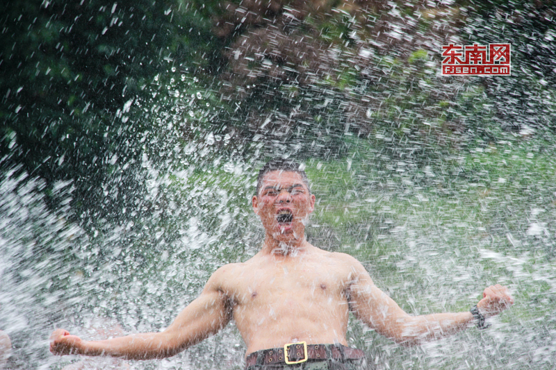 特警魔鬼周极限训练图片,武警江西鹰潭总队魔鬼周训练视频