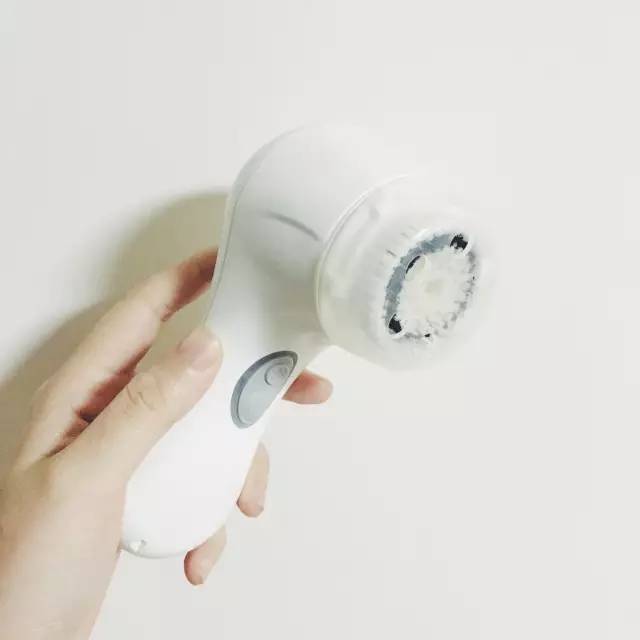 怎么对付磨人的妖精,一招搞定闭口粉刺