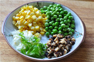 快！拿个大点的盆子，接住我的口水！