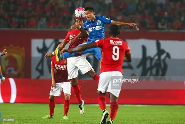 赛季没过半打进25球,恒大2023-2024赛季球衣