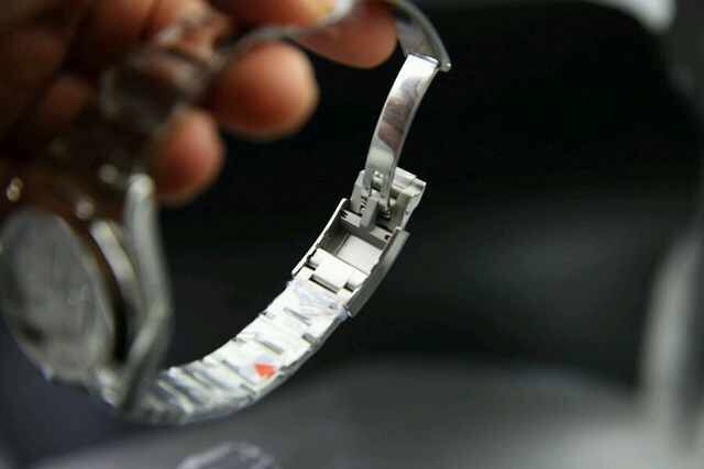 劳力士迪通拿白款好还是黑款好,劳力士迪通拿全白盘