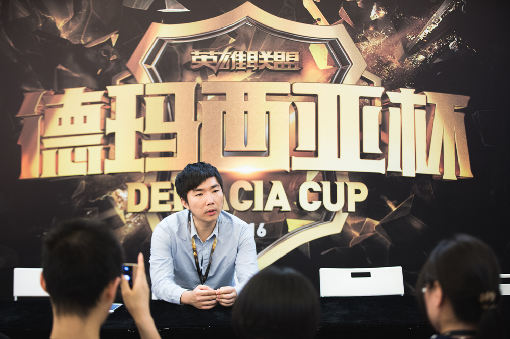 采访lol总决赛,2023lol总决赛采访主持人