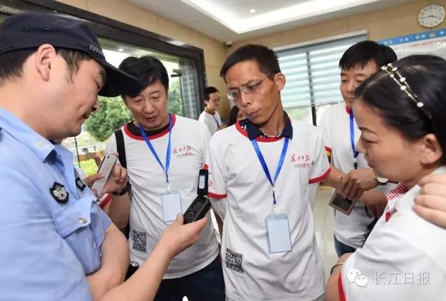 报警打110还是本地派出所电话,打110报警会被泄露电话吗