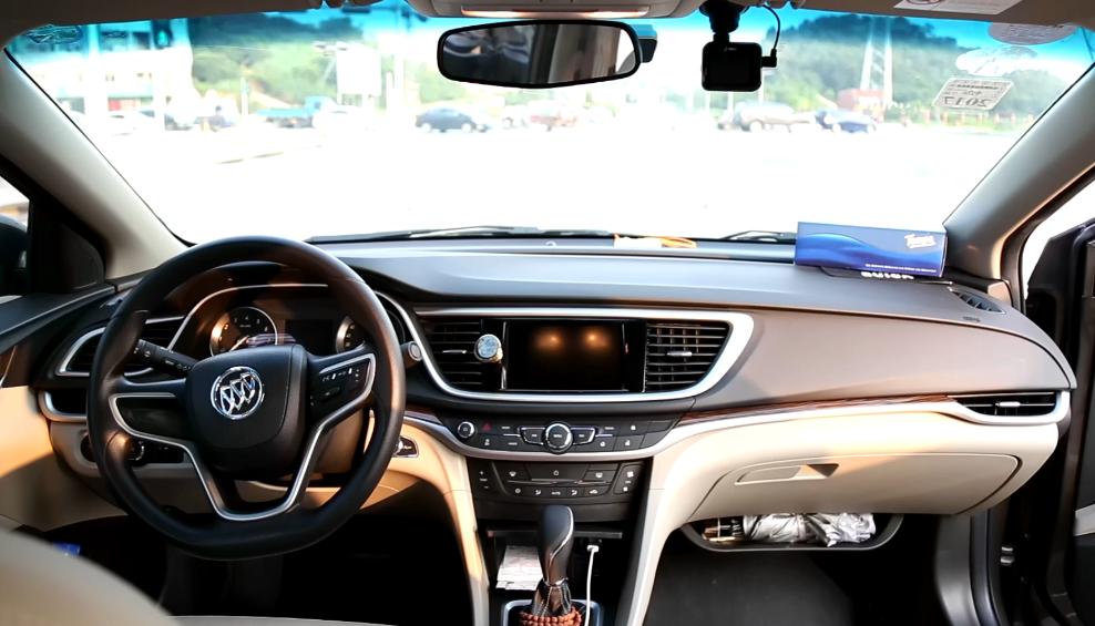 轩逸英朗测评,英朗1.5和轩逸1.6哪个动力好