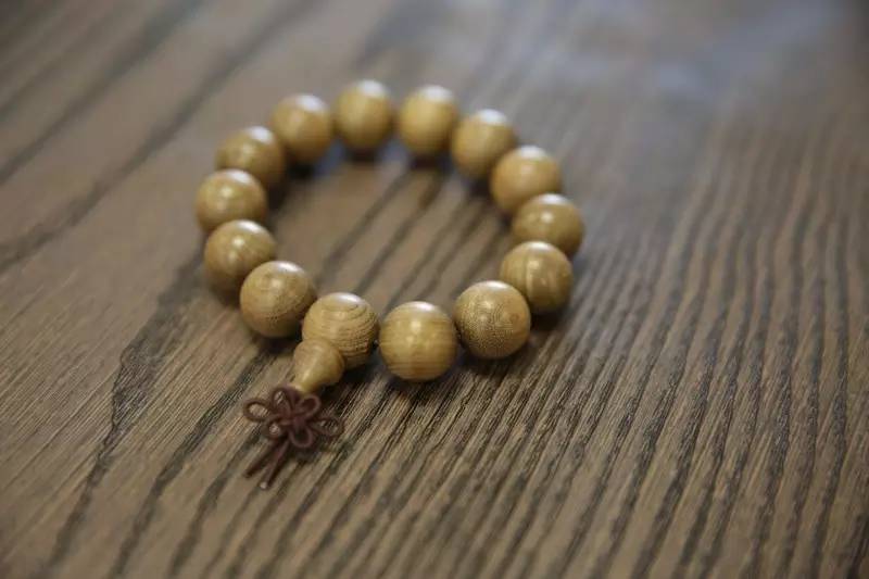 金丝楠木手串108颗官方正品,800元的真正的金丝楠木手串