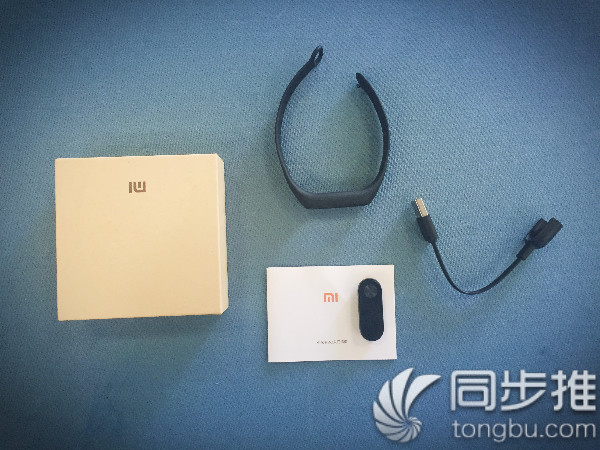 小米手环2充电震动怎么回事,小米手环2怎么连接苹果手机