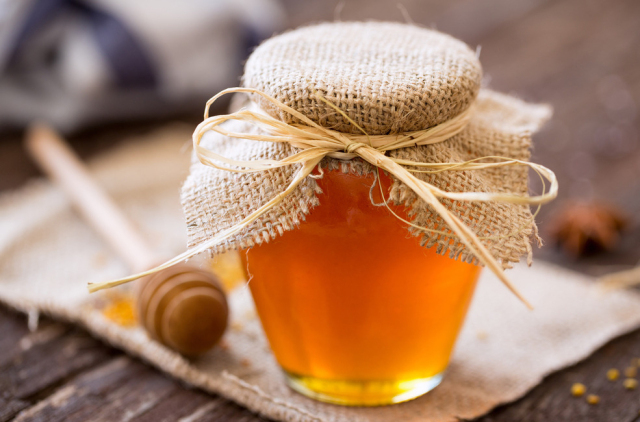 蜂蜜会结晶吗怎么识别真假蜂蜜,怎样辨别蜂蜜的真假及品质