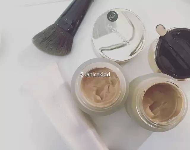 也不是非画不可，知道suqqu像银河系一样美就够了