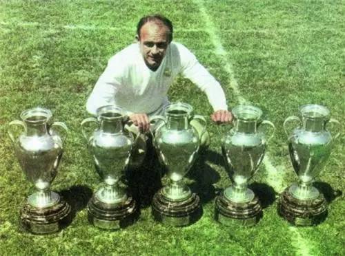 绿茵场传奇,绿茵场上的传奇10号