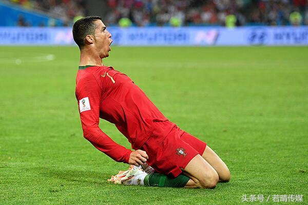 世界杯不落幕｜你以为少年看的是足球和漫画？其实是青春啊