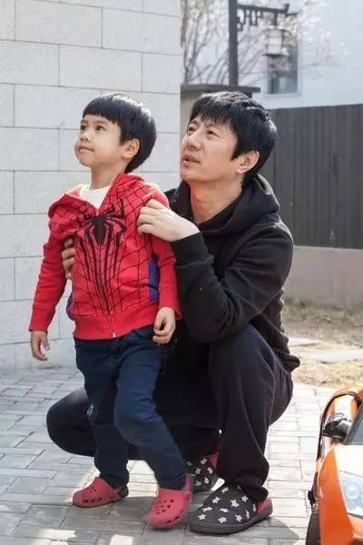 糟糕的父亲毁了孩子的一生,摇滚藏獒郑钧刘芸