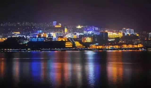 炸裂的朋友圈,炸裂了