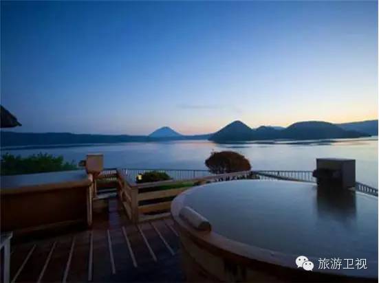 胡歌霍建华最美的场景视频,胡歌霍建华冬天游玩