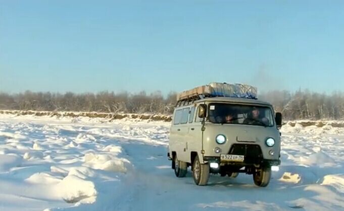 中国最冷小镇呼中上演泼水成冰秀,最冷内蒙古泼水成冰一个字就是美