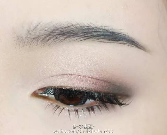 也不是非画不可，知道suqqu像银河系一样美就够了