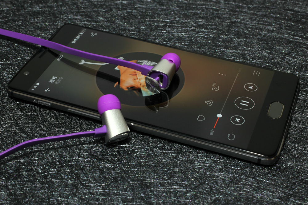 kzsks鏃犵嚎鑰虫満璇勬祴,ksk钃濈墮鑰虫満璇勬祴