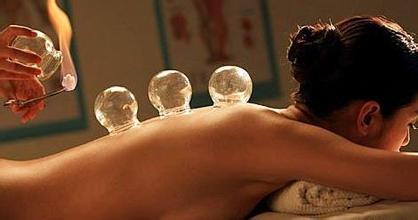 拔罐拔出血泡要不要戳破,为什么拔罐出水泡