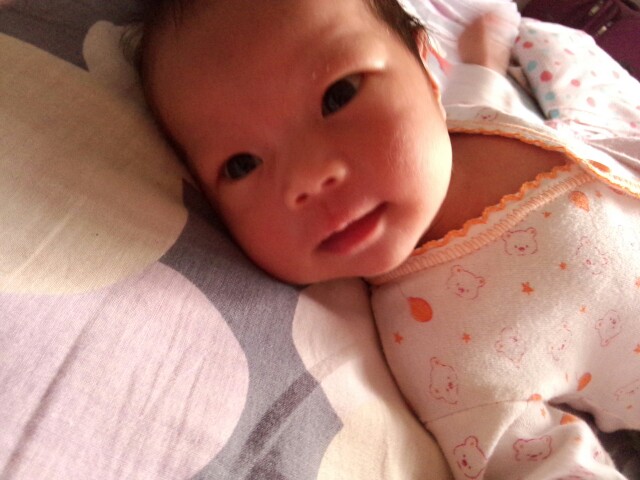 婴儿听到门外的鞭炮声结果吓哭了,响鞭炮会吓着小婴儿吗