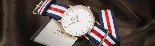 dw手表是上电子的么,dw手表里面是水晶吗