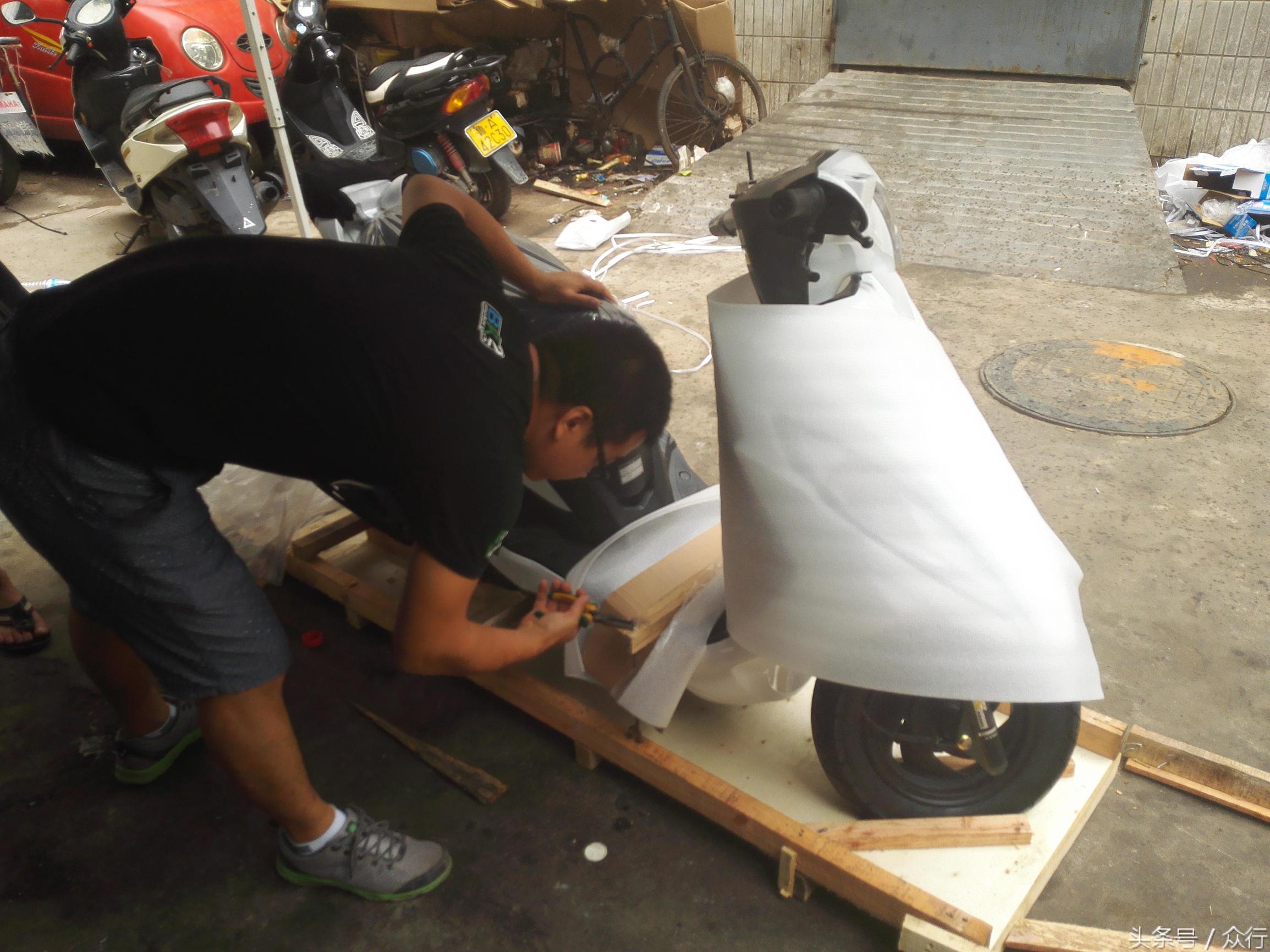 光阳飞度125摩托,光阳gp125踏板摩托车