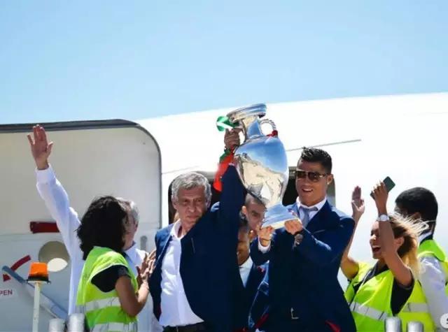 c罗德布劳内欧洲杯,2016c罗把德劳内杯带回葡萄牙