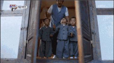 躲过宋仲基没躲过宋明国！那些年刷爆我们表情包的萌娃们