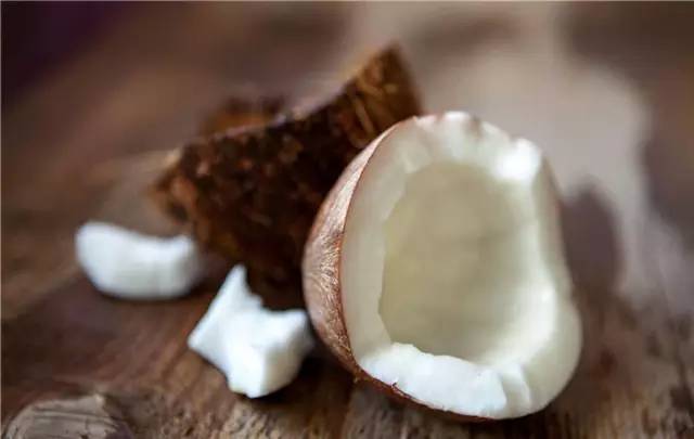 澳洲椰子水真的能减肥吗 (澳洲椰子水怎么喝效果最佳)