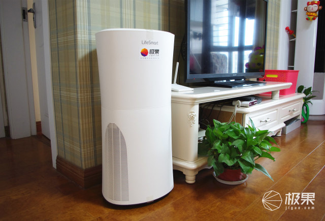 远程操控，省心省力，有了LifeSmart随时掌控室内空气质