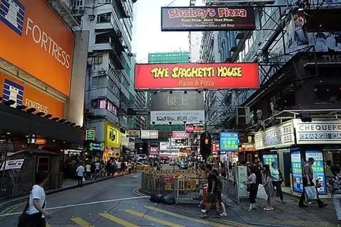 逃离大武汉？我选择拆穿朋友圈晒旅行照的人