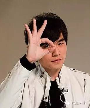 手势暗藏神秘代码、顶级明星纷纷效忠？娱乐圈竟还隐藏着神秘组织