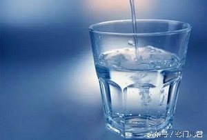 塑料凉鞋磨脚怎么办,生活小妙招凉鞋粘合