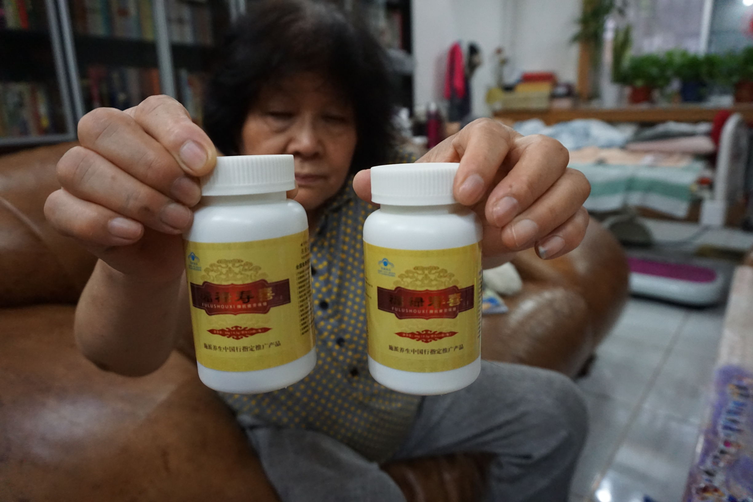 老人花7700买神药成本竟然几毛钱,老人花26万买保健品