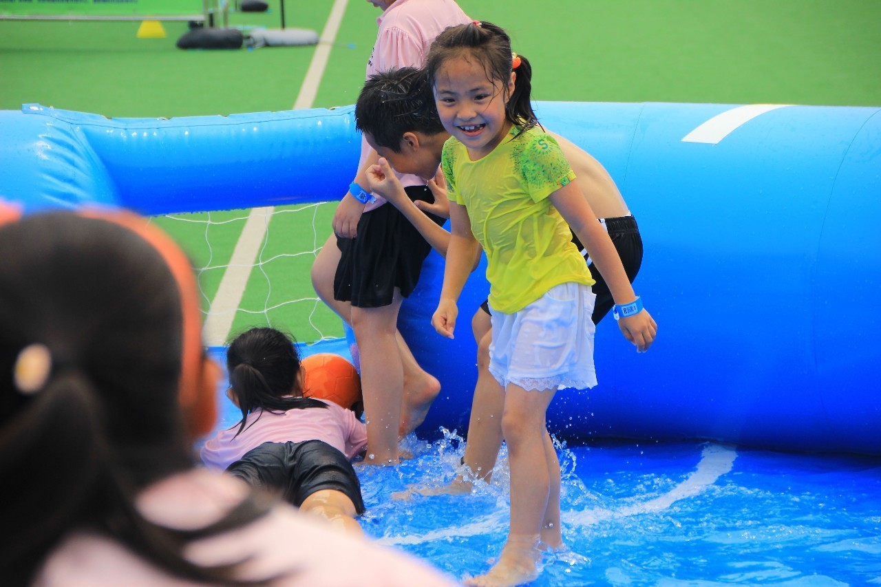 首届少儿足球嘉年华,萌娃乐翻天哈尔滨