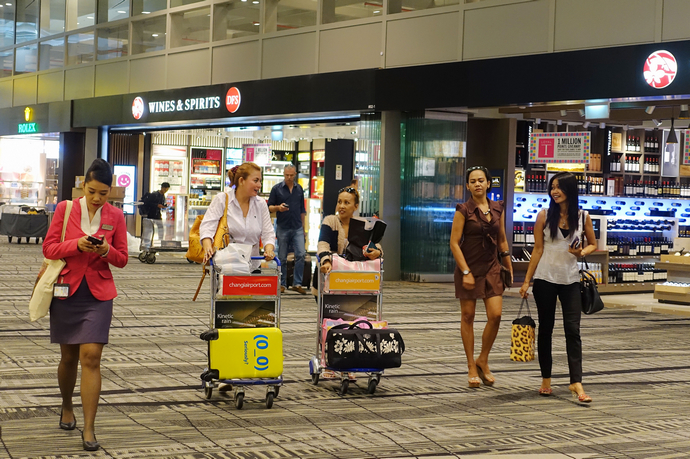 机场转机一般都去哪呆着,机场候机无聊怎么办