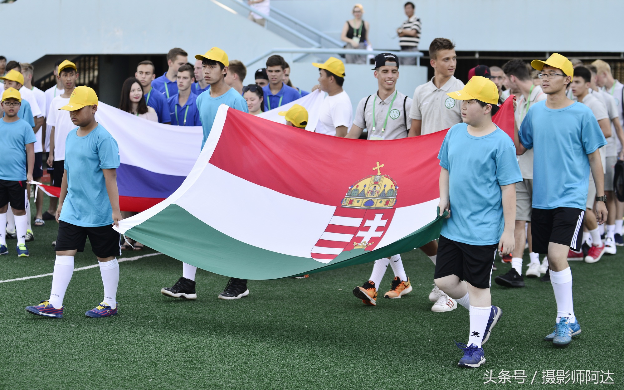 “一带一路”国际青少年足球赛在锡举行外国小帅哥很养眼